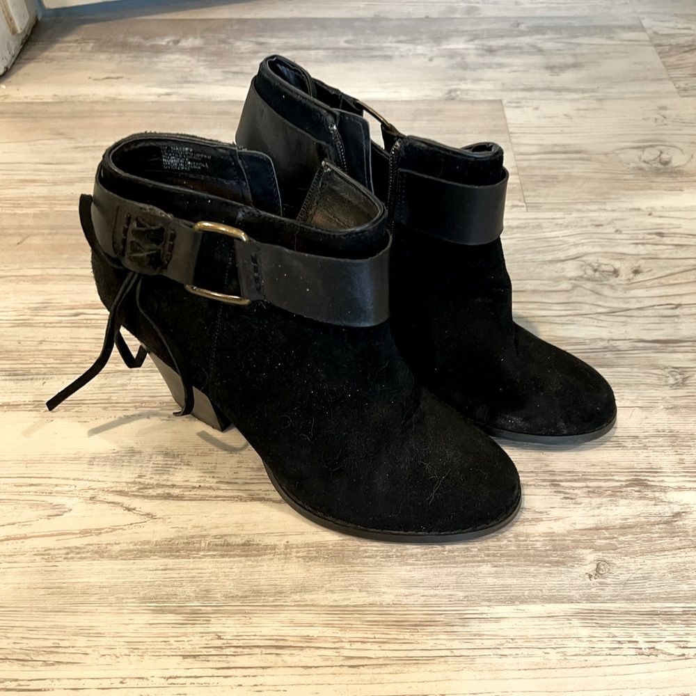 Massey size 9, high heel booties